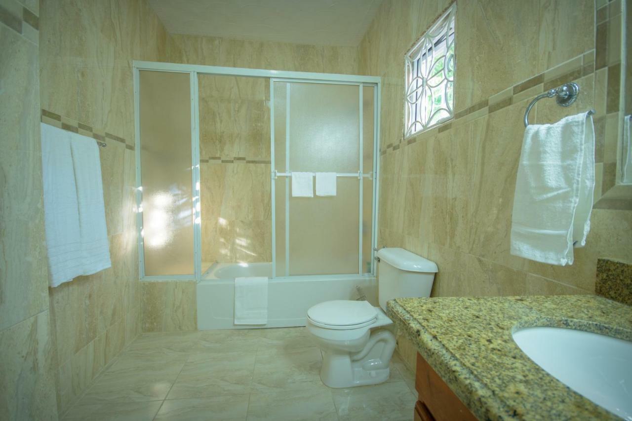 Tropical Escape Villa オーチョ・リオス エクステリア 写真
